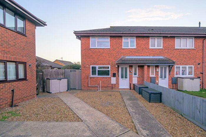 3 Bedroom End Of Terrace House For Sale In Harriet Close, Sutton Bridge, PE12