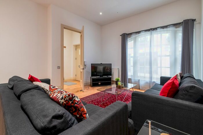 3 Bedroom Town House To Rent In Shillibeer Place, London, W1H