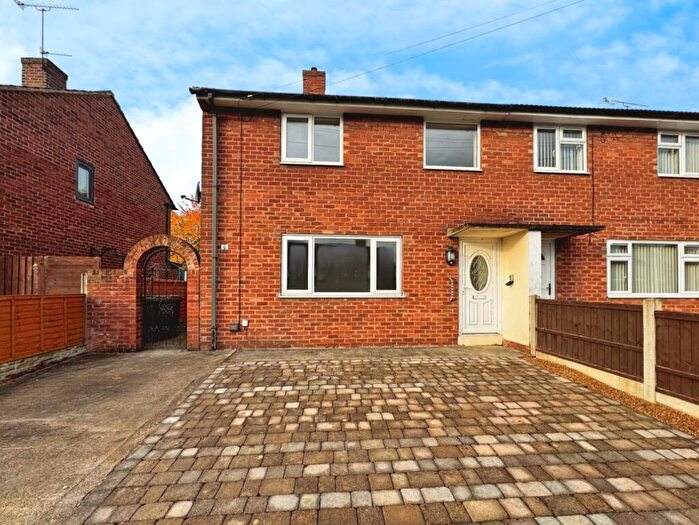 3 Bedroom Semi-Detached House For Sale In North Road, Calow, Chesterfield, S44