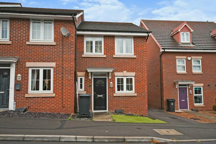 2 Bedroom Town House To Rent In Horse Chestnut Close, Chesterfield, S40