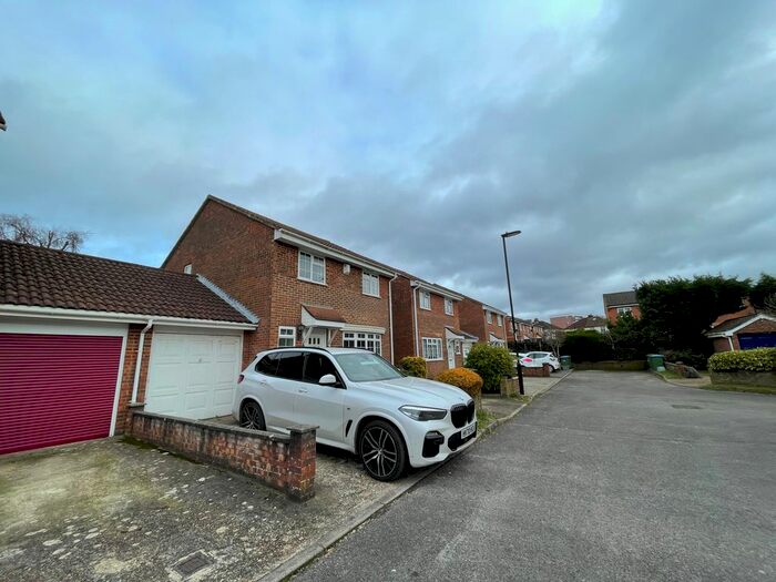 3 Bedroom Detached House To Rent In Glencoyne Gardens, Southampton, SO16