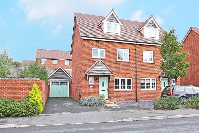 4 Bedroom Semi-Detached House For Sale In Buckeridge Road, Wilton, Salisbury, SP2