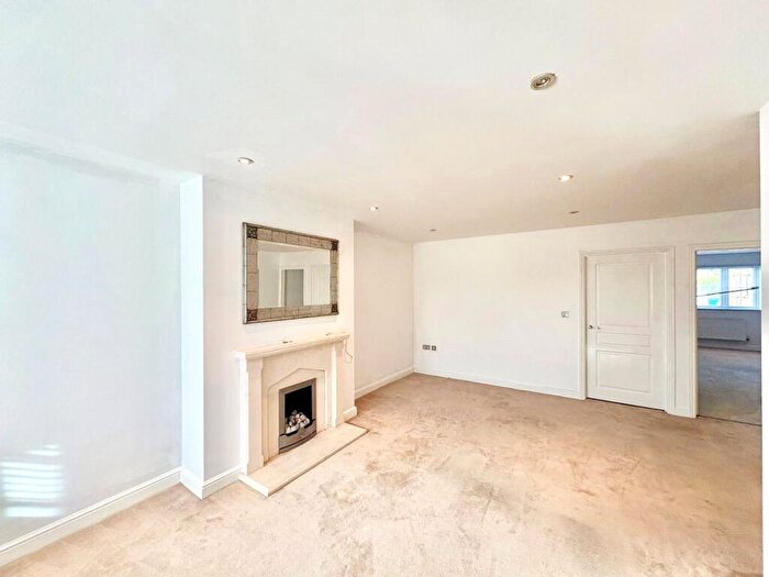 2 Bedroom Maisonette To Rent In North Street, Winkfield, Windsor, Berkshire, RG12