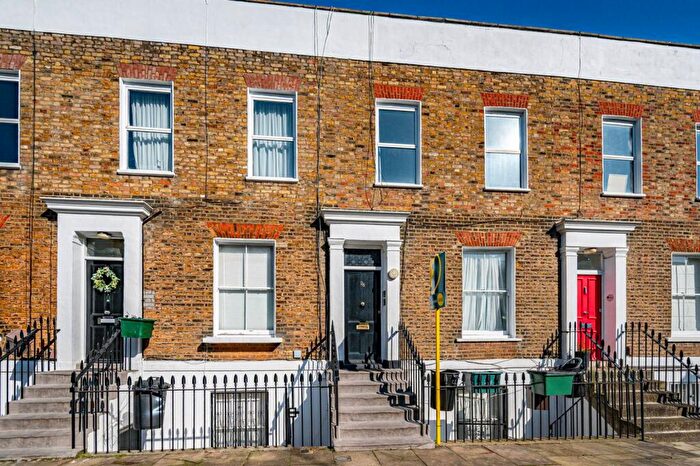 2 Bedroom Flat For Sale In Mitchison Road, Islington, London, N1