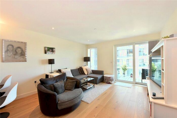 2 Bedroom Flat To Rent In Hampton Apartments, Duke Of Wellington Avenue, Woolwich, London, SE18