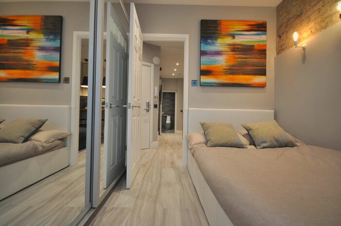 1 Bedroom Flat To Rent In 21 Linden Gardens, Notting Hill, London W2