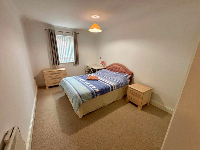 3 Bedroom Apartment For Sale In Townsend Way, Birmingham, B1