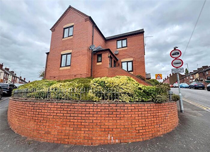2 Bedroom End Of Terrace House For Sale In Park Rise, Kidderminster, Worcestershire, DY11