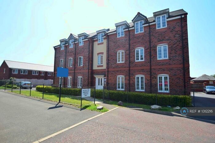 2 Bedroom Flat To Rent In Pear Tree Close, Wesham, Preston, PR4
