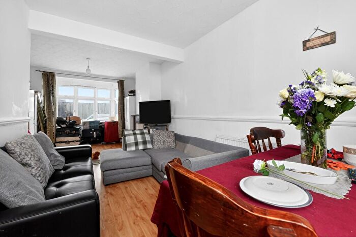 3 Bedroom Semi Detached House For Sale In Langley Crescent, Edgware, HA8