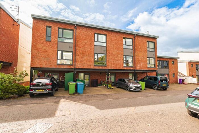 3 Bedroom Town House For Sale In Shuna Crescent, Ruchill, G20