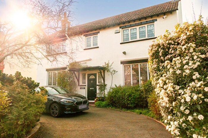 4 Bedroom Detached House For Sale In Sevenoaks Road, Orpington, Kent, BR6