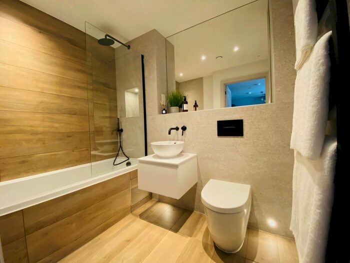 1 Bedroom Flat To Rent In Commercial Road, Parkstone, Poole, BH14