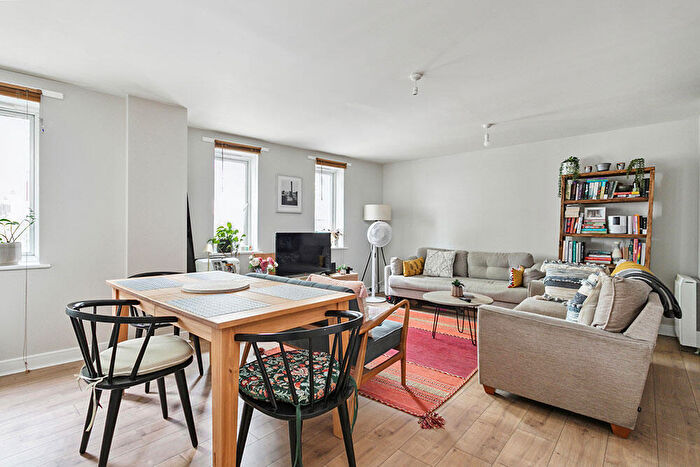 1 Bedroom Apartment To Rent In Kirkdale Road, Leytonstone, E11