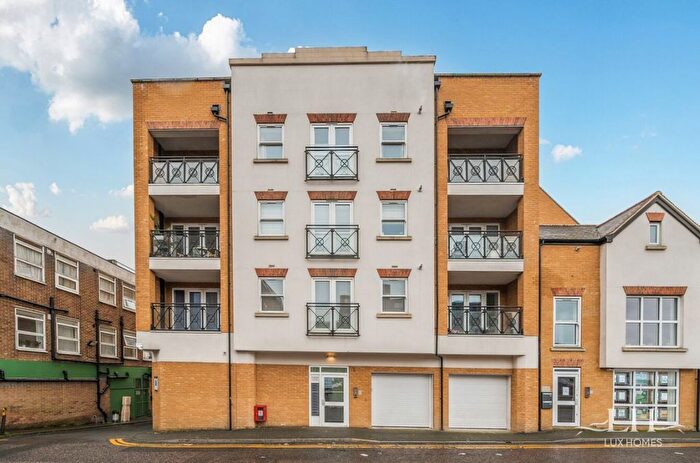 1 Bedroom Flat For Sale In Fairfield Road, Brentwood, CM14