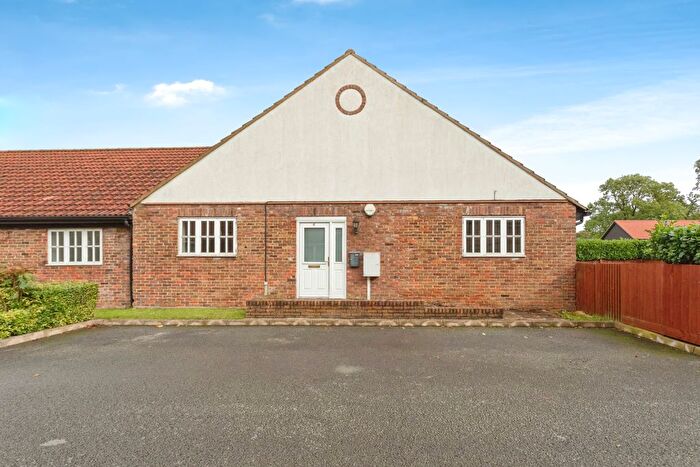 4 Bedroom Semi-Detached House For Sale In Warren Road, Little Horwood, Milton Keynes, Buckinghamshire, MK17