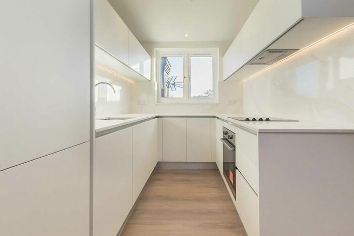 2 Bedroom Flat To Rent In Finchley Road, London, NW11