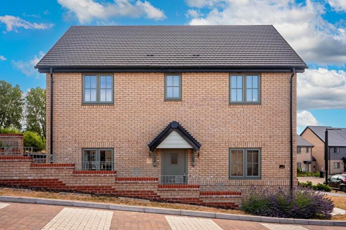 3 Bedroom Detached House For Sale In Walnut Drive, Haddenham, CB6