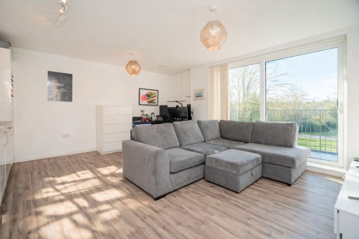 1 Bedroom Flat For Sale In Canal Street, Campbell Wharf, Milton Keynes, MK9