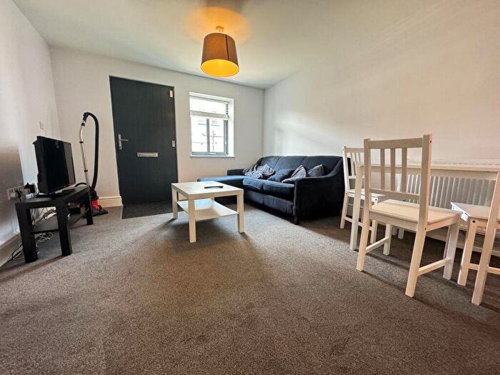 3 Bedroom Maisonette To Rent In Flat, Millicent Road, West Bridgford, Nottingham, NG2