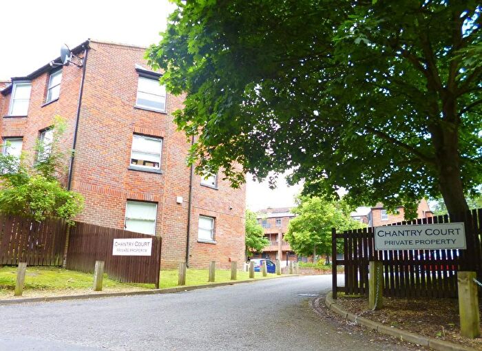 2 Bedroom Apartment To Rent In Chantry Court, Woods Avenue, Hatfield, AL10