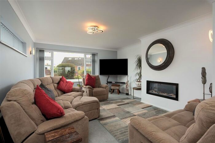 5 Bedroom Detached House For Sale In Elmwood Avenue, Barwick In Elmet, Leeds, LS15
