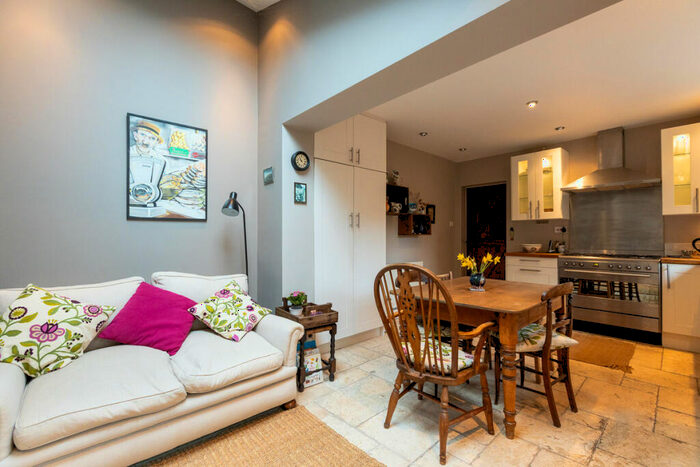 2 Bedroom Cottage For Sale In The Village, Burton, CH64