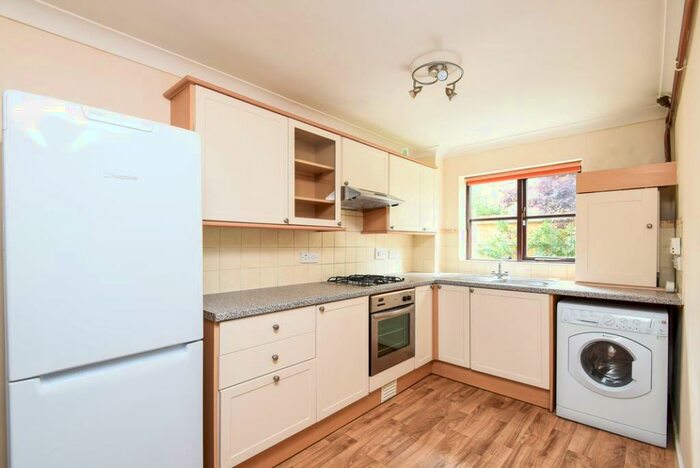 2 Bedroom Apartment To Rent In Radley House, Summertown, OX2