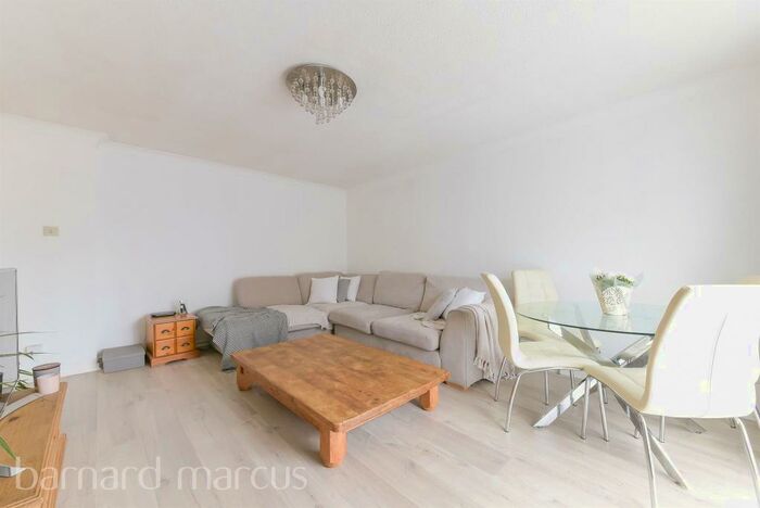 1 Bedroom Apartment To Rent In Bute Road, Wallington, SM6