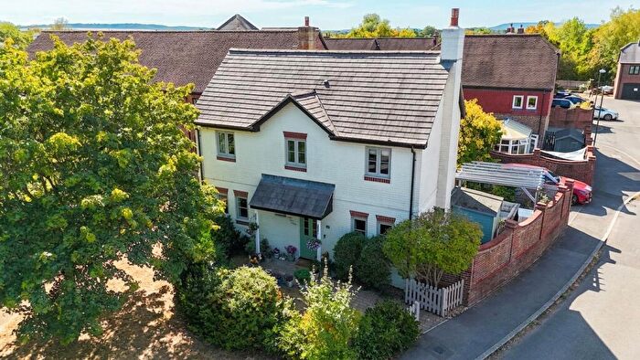 3 Bedroom Detached House For Sale In Holders Close, Billingshurst, RH14