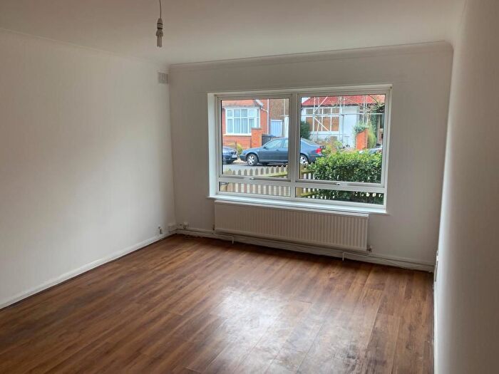 2 Bedroom Flat To Rent In Bond Road, Tolworth, KT6