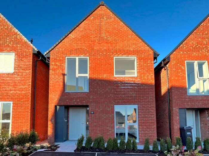 3 Bedroom House To Rent In Dimple Still Close, Westhoughton, BL5