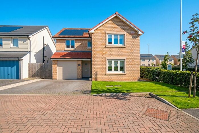 4 Bedroom Detached House For Sale In Nasmyth Park, East Calder, EH53