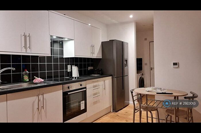 2 Bedroom Bungalow To Rent In Fleet Street, Aylesbury, HP20