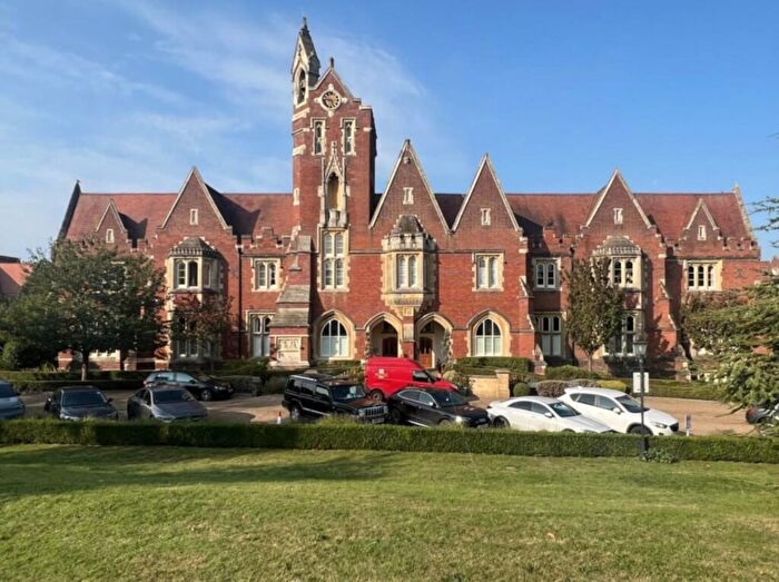 3 Bedroom Flat To Rent In The Galleries, Brentwood - Penthouse Apartment, CM14