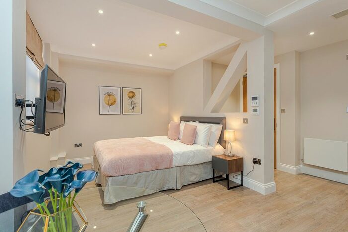 Studio To Rent In Saffron Hill, Farringdon, London, EC1N