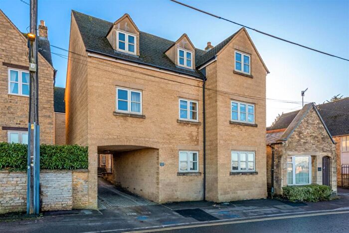 1 Bedroom Apartment For Sale In Albion Street, Chipping Norton, OX7