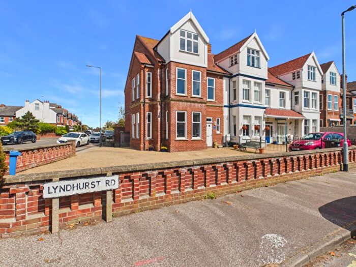 4 Bedroom Town House For Sale In Lyndhurst Road, Lowestoft, NR32
