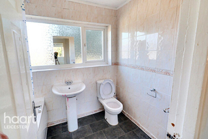 3 Bedroom Terraced House For Sale In Fastnet Road, Leicester, LE5