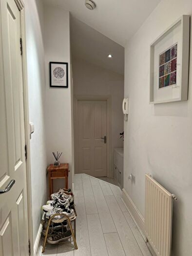2 Bedroom Flat To Rent In Barlow Moor Road, Manchester, M20