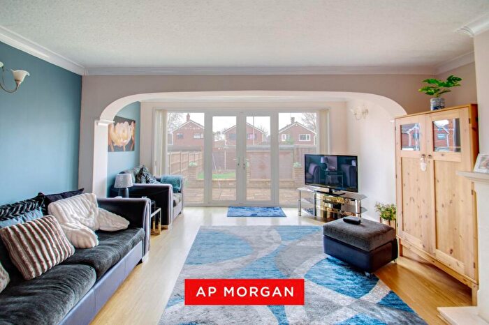 3 Bedroom Semi-Detached House For Sale In Balfour Road, Kingswinford, West Midlands, DY6