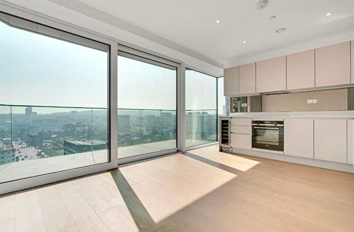 1 Bedroom Flat For Sale In Duke Of Wellington Avenue, Woolwich, SE18