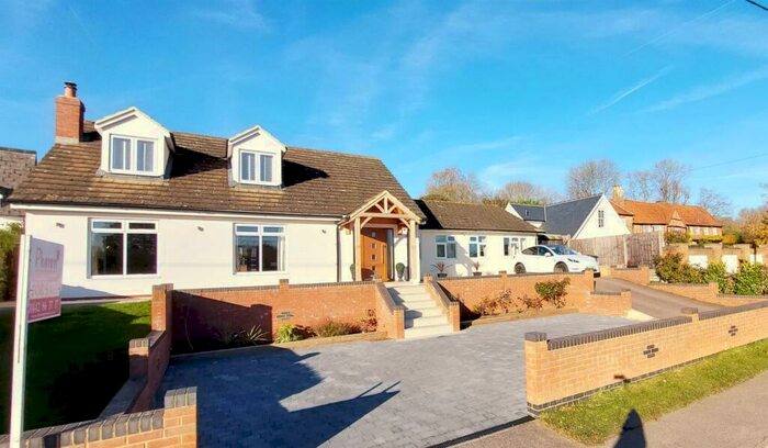 5 Bedroom Detached House For Sale In Bella Vista, Eggington, Bedfordshire, LU7