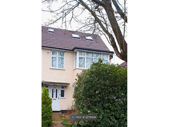 4 Bedroom Semi-Detached House To Rent In Dudley Gardens, Harrow, HA2