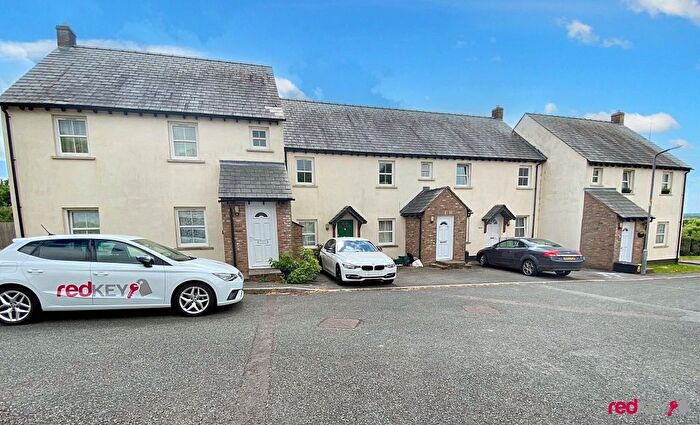 2 Bedroom Flat To Rent In Powell Close, Pembroke, SA71