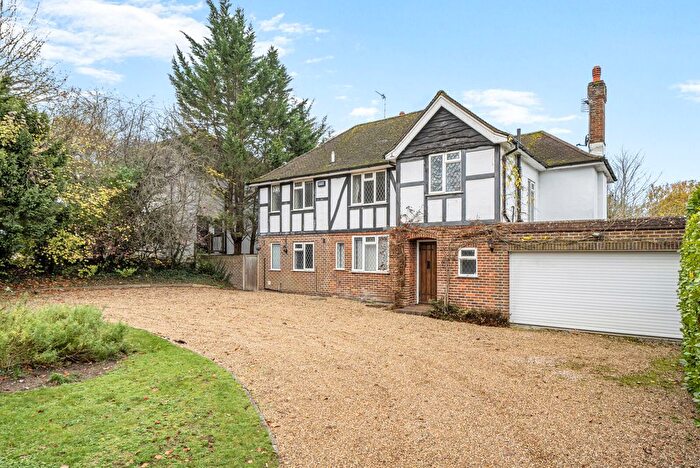 4 Bedroom Detached House For Sale In The Ridgeway, Fetcham, Leatherhead, KT22