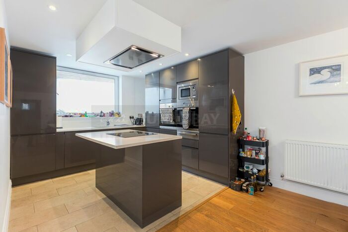 3 Bedroom Maisonette To Rent In Merton Road, Wimbledon, SW19
