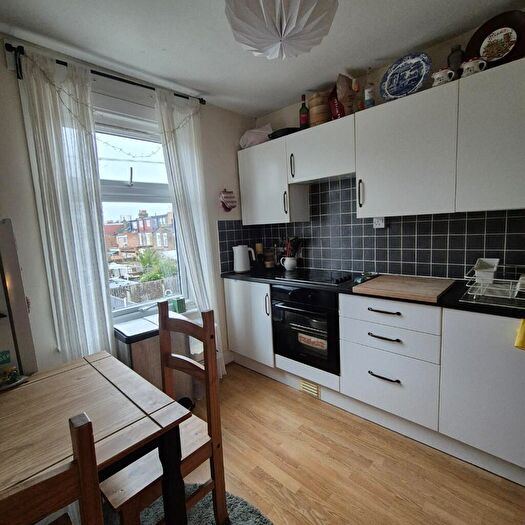 1 Bedroom Flat To Rent In Palmerston Road, London, E17