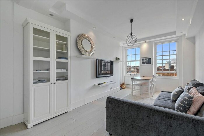 2 Bedroom Flat To Rent In Portman Square, London, W1H