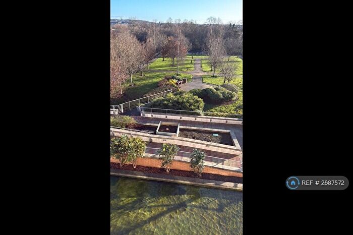 2 Bedroom Flat To Rent In Queen Mary Avenue, London, E18